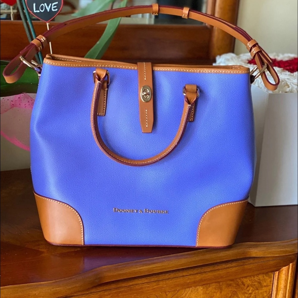Dooney & Bourke Shelby Shooper